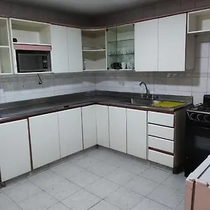 habitaciones-amobladas-laureles-1.colombiamedellinhotels.com/